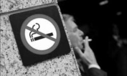 В Петербурге будут штрафовать за курение на местах